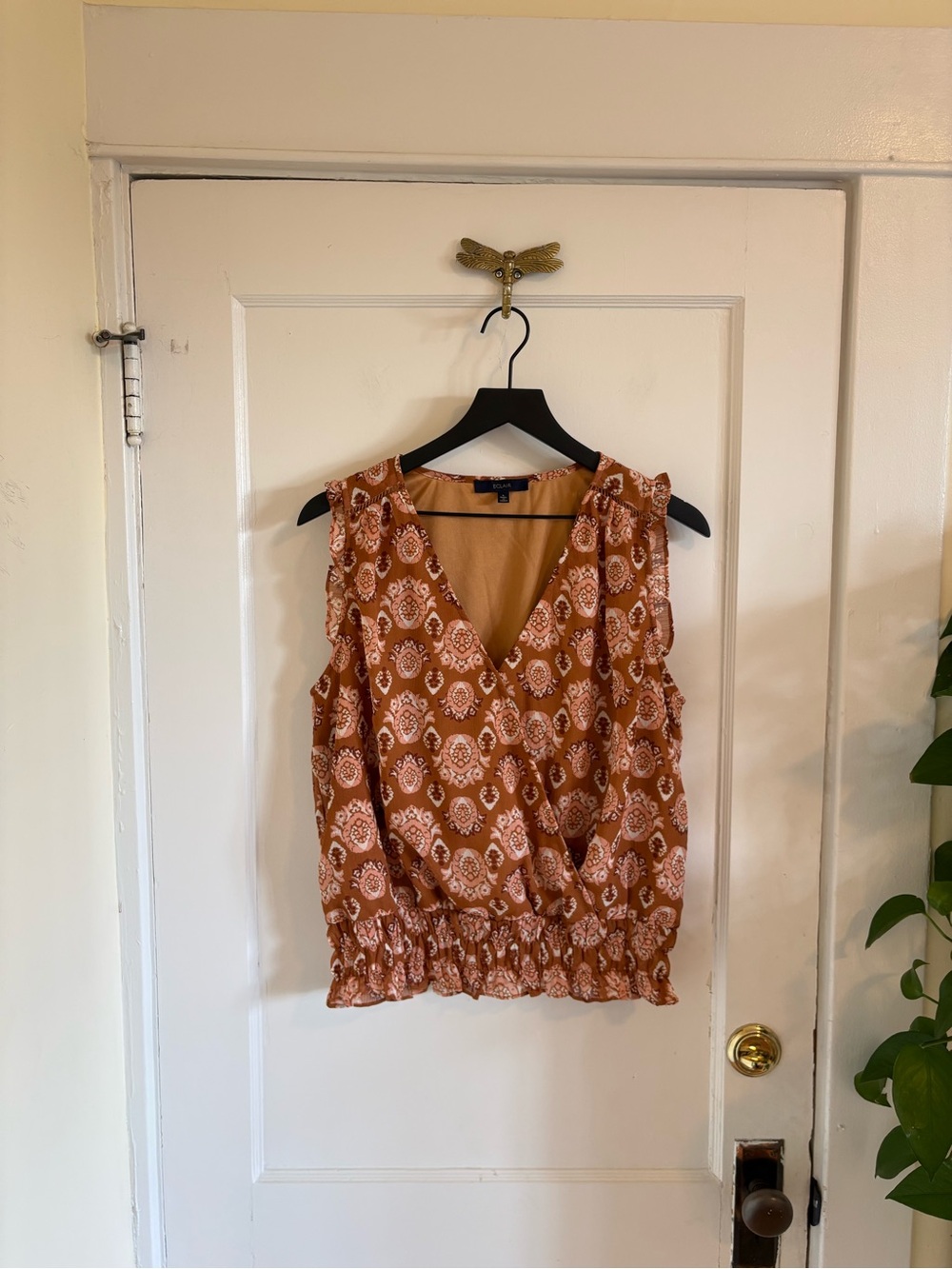 Eclair Women's Ruffled Floral Sleeveless V-Neck Smocked Waist Top Size Large